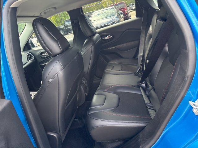 Used 2021 Jeep Cherokee Trailhawk AWD/4WD image 20