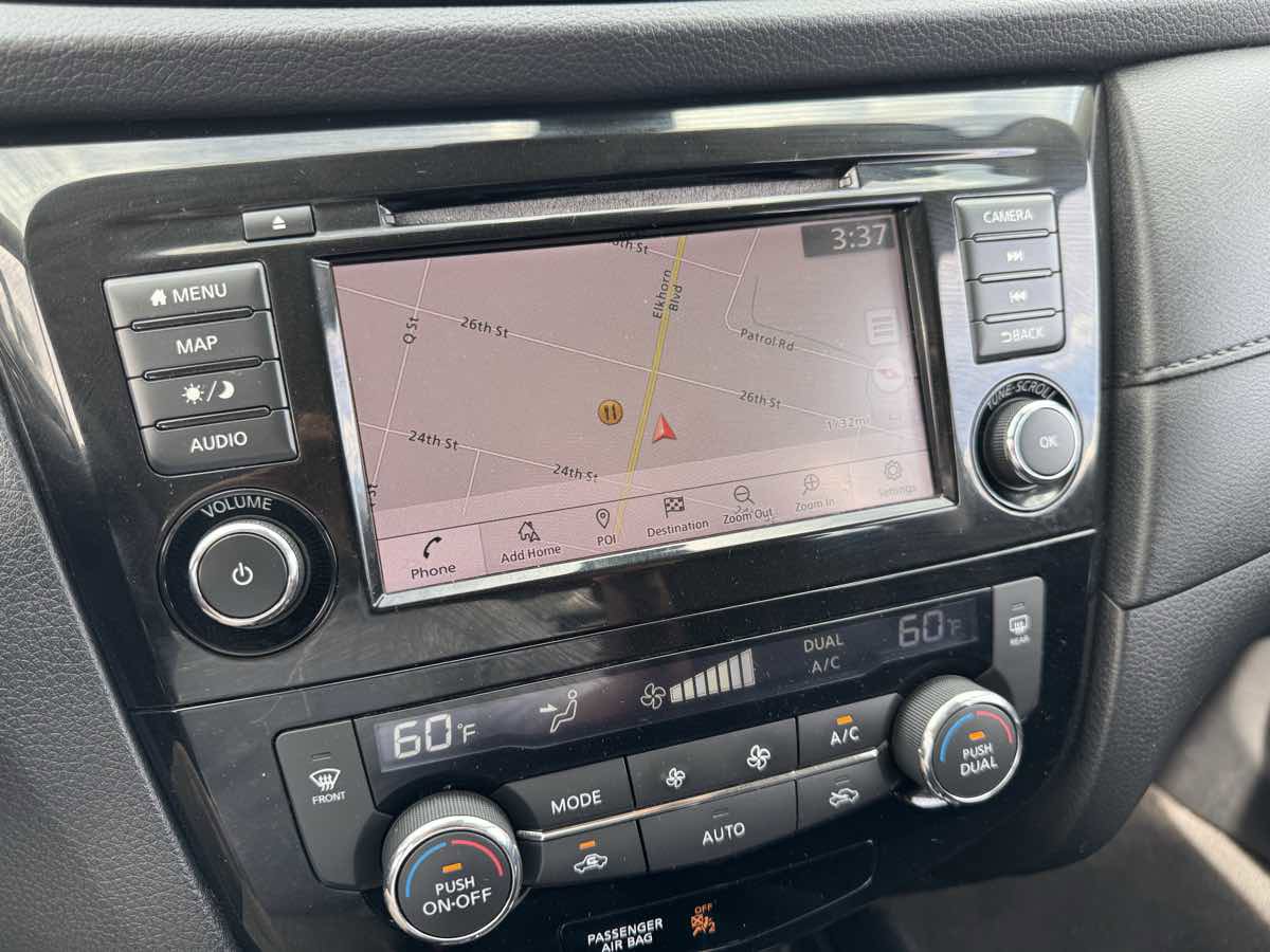 Used 2019 Nissan Rogue SV w/ Sun & Sound Touring Package AWD/4WD image 27