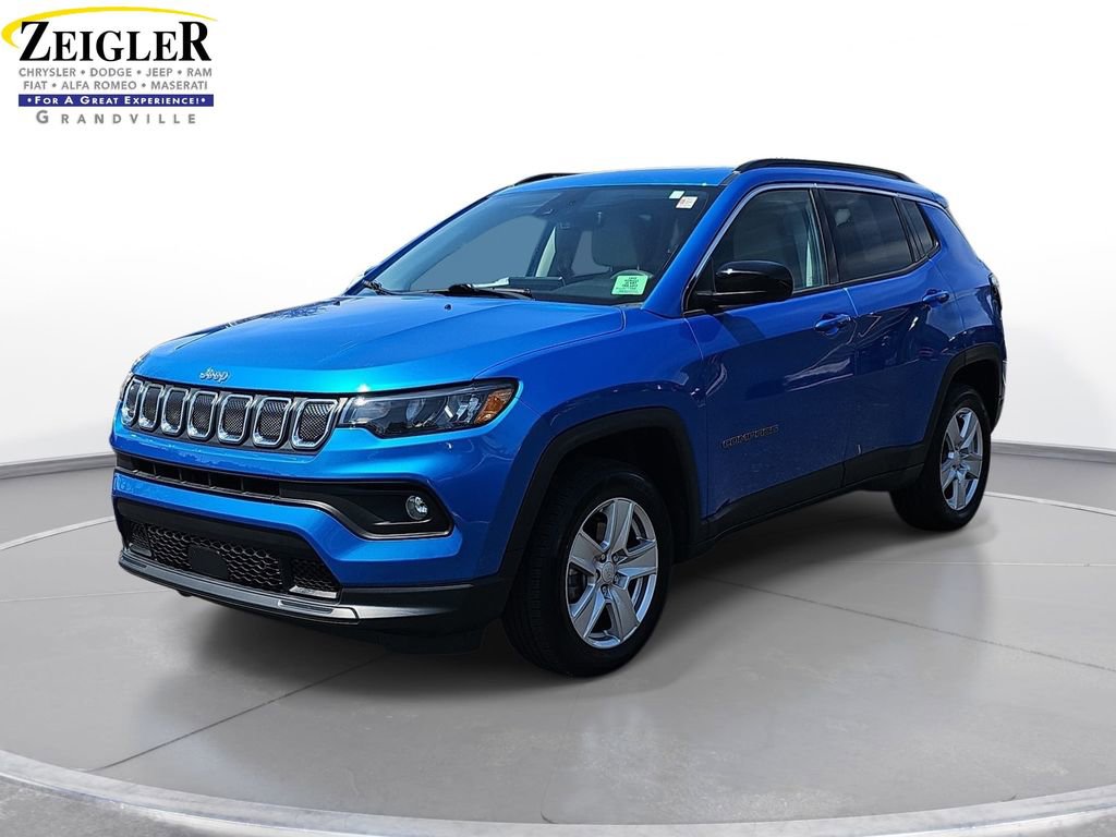 Certified 2022 Jeep Compass Latitude w/ Sun and Sound Group AWD/4WD image 1
