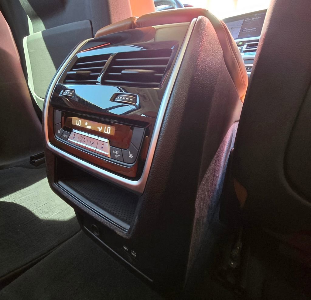 Used 2021 BMW X7 xDrive40i w/ Premium Package image 25