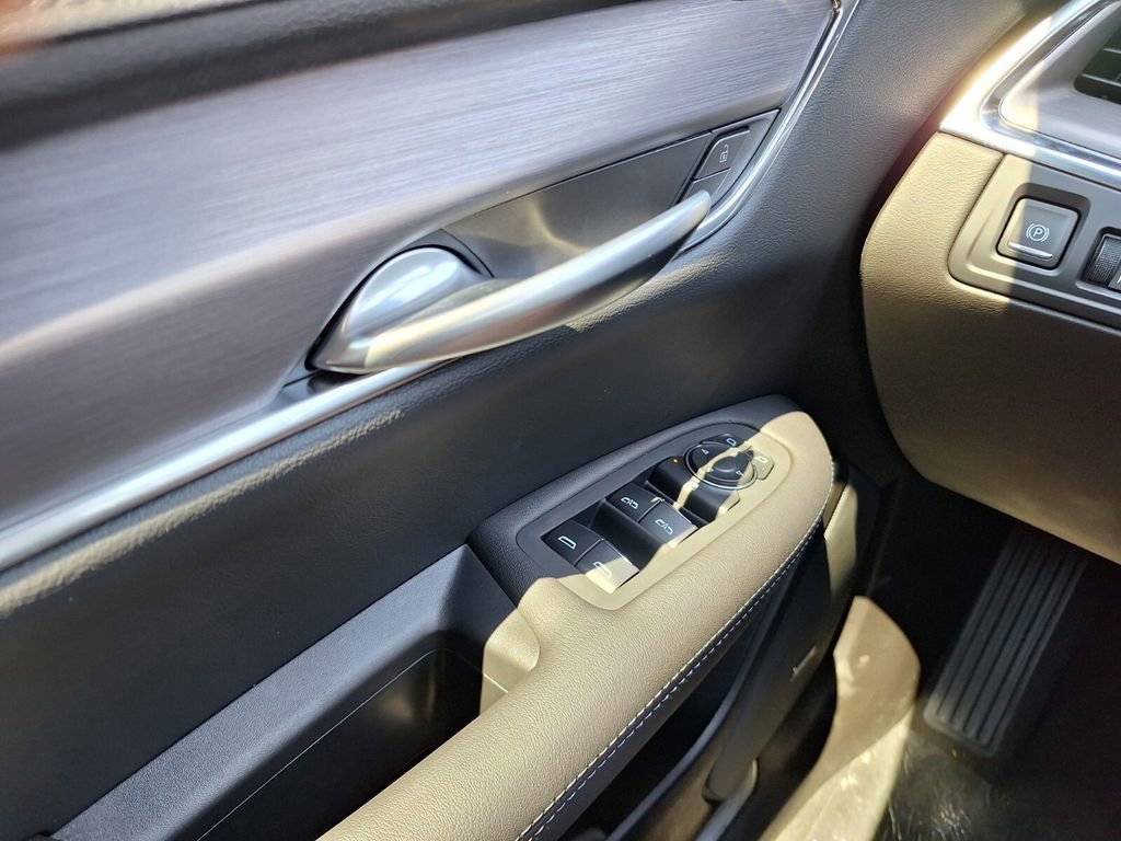 New 2025 Cadillac XT5 Luxury w/ LPO, Floor Liner Package image 18