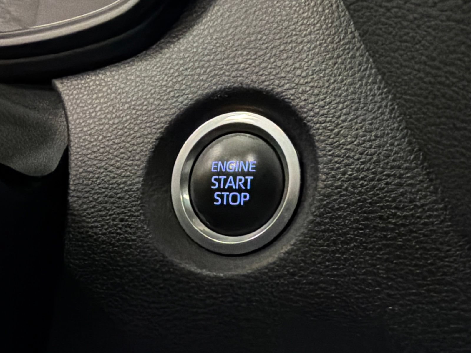 Used 2021 Toyota Corolla SE w/ SE Premium Package FWD image 29
