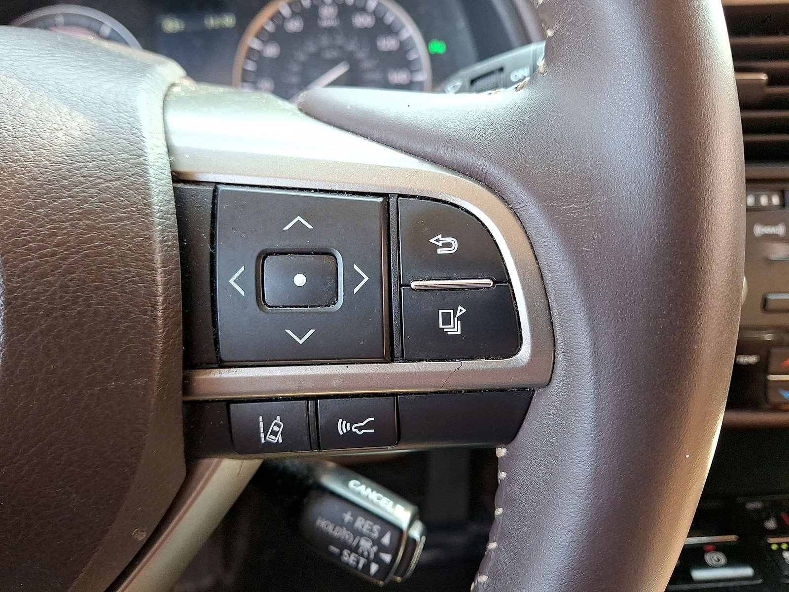 Used 2016 Lexus RX 450h AWD w/ Cold Weather Package image 18