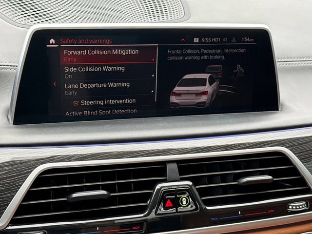 Used 2020 BMW 750i xDrive w/ Executive Package AWD/4WD image 38