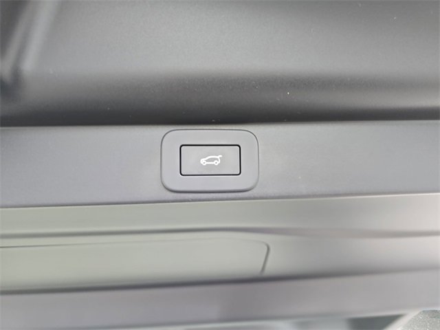 Used 2024 Land Rover Range Rover Autobiography image 13