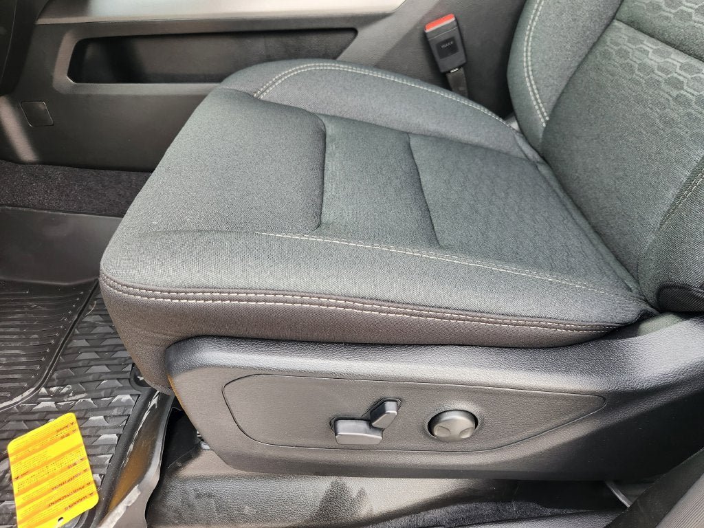 New 2026 RAM 1500 4x4 Crew Cab image 17