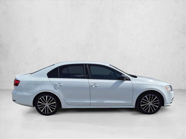 Used 2015 Volkswagen Jetta Sport FWD image 4