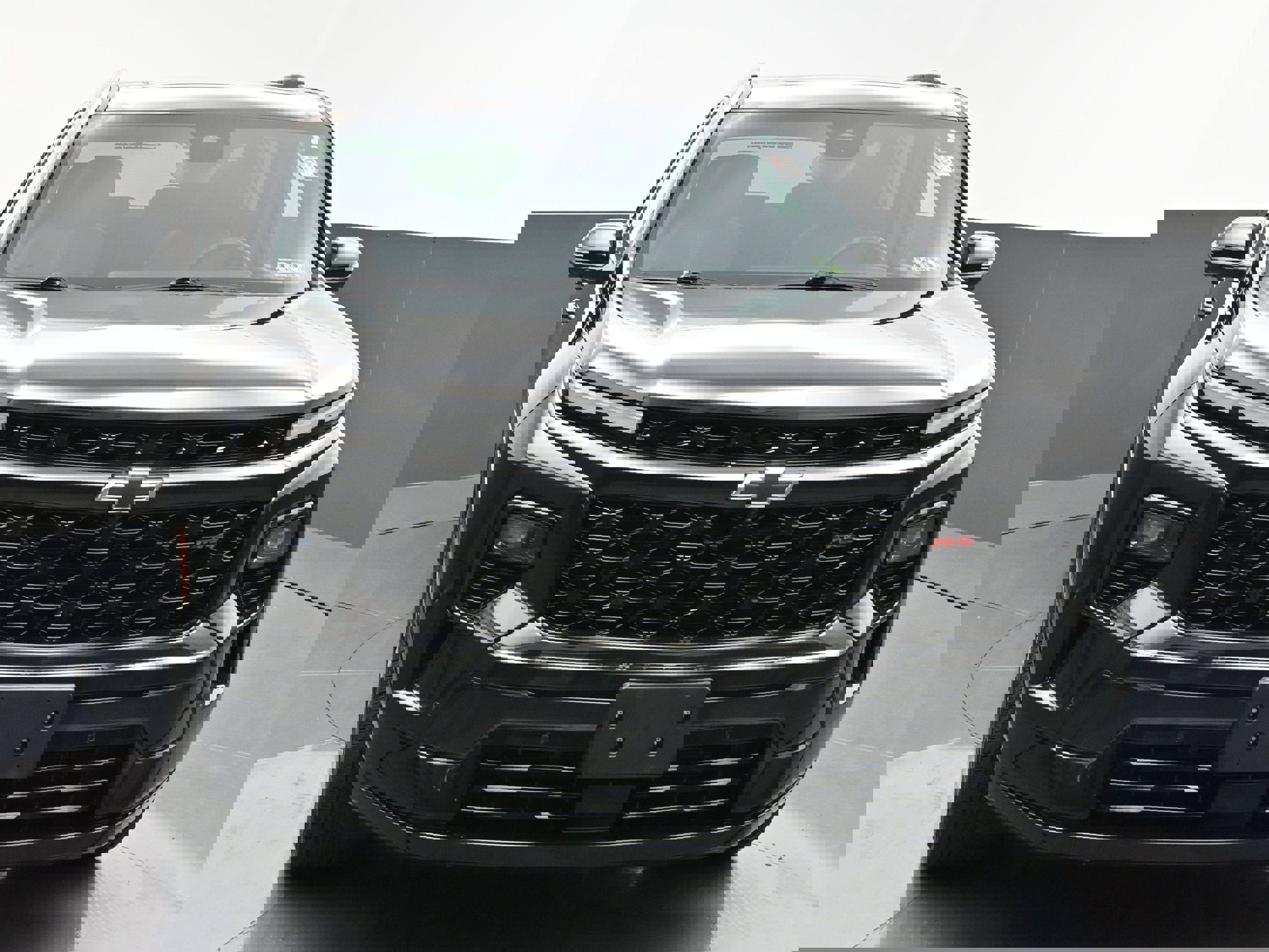 Used 2024 Chevrolet Traverse RS image 2