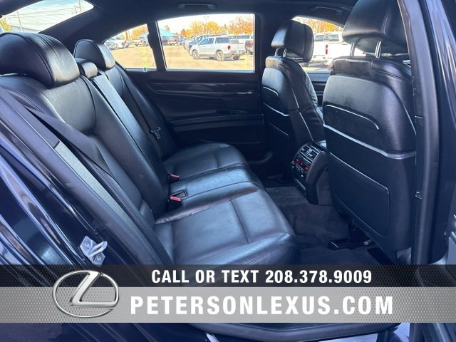 Used 2015 BMW 750i image 18