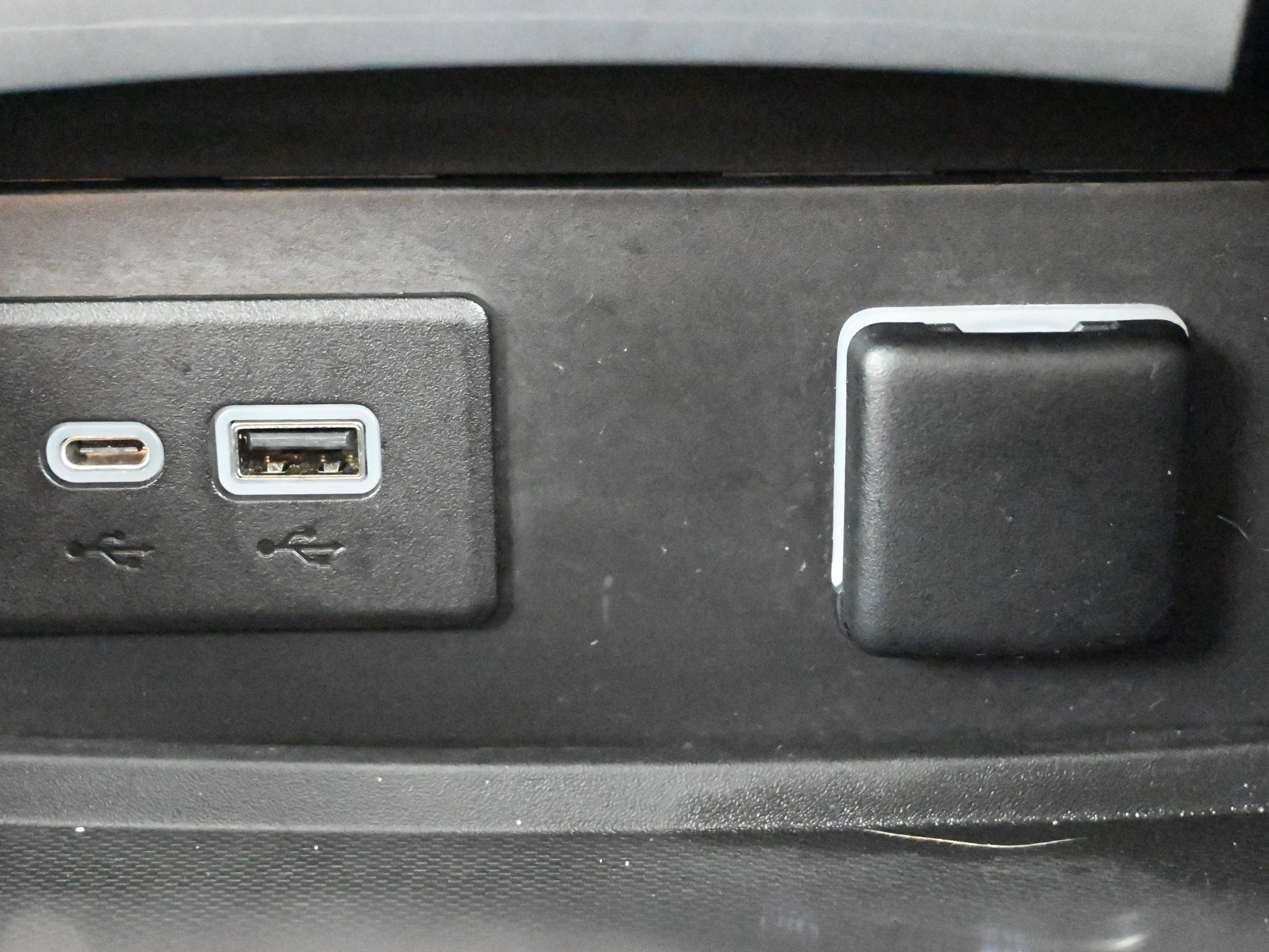 Used 2021 Buick Envision Preferred FWD image 19