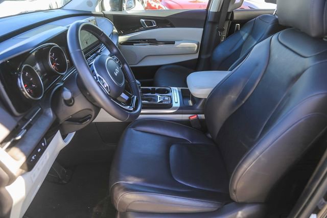 Certified 2024 Kia Carnival EX image 17