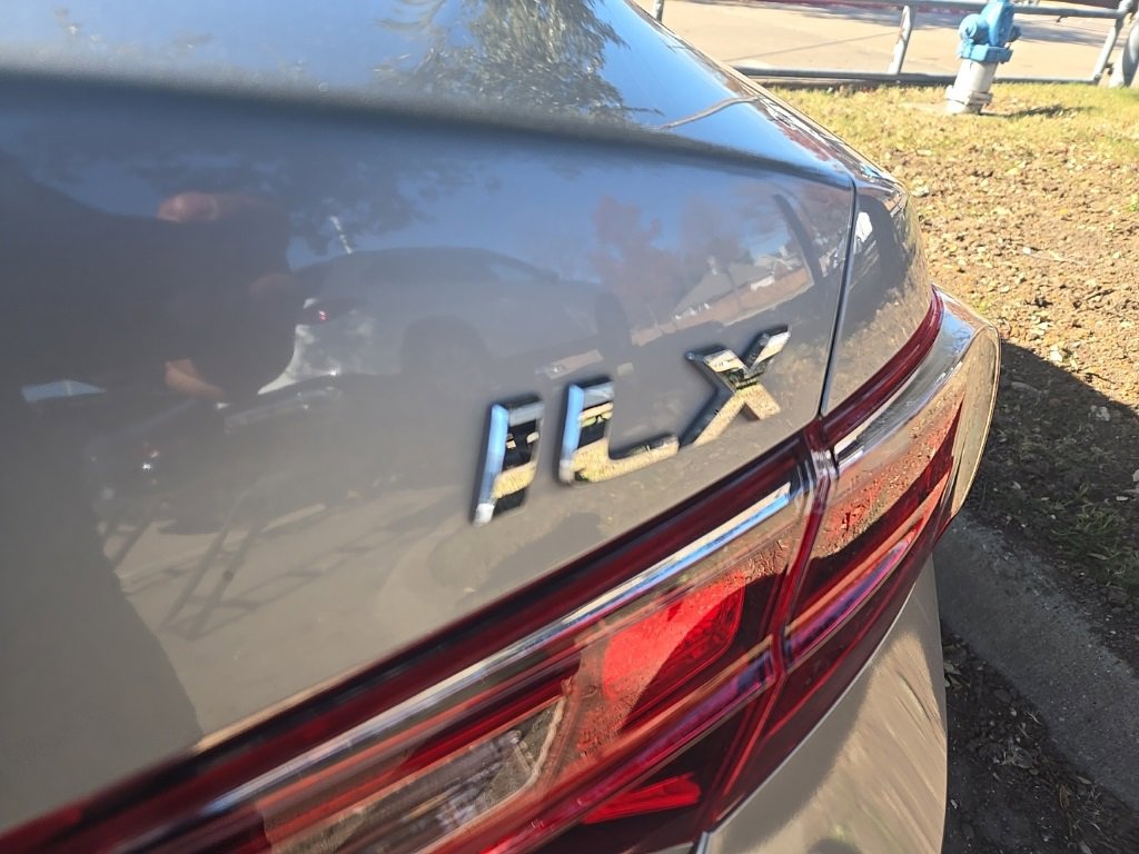 Used 2017 Acura ILX image 7