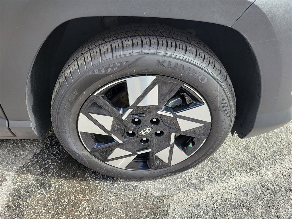 Certified 2025 Hyundai Kona SEL image 6