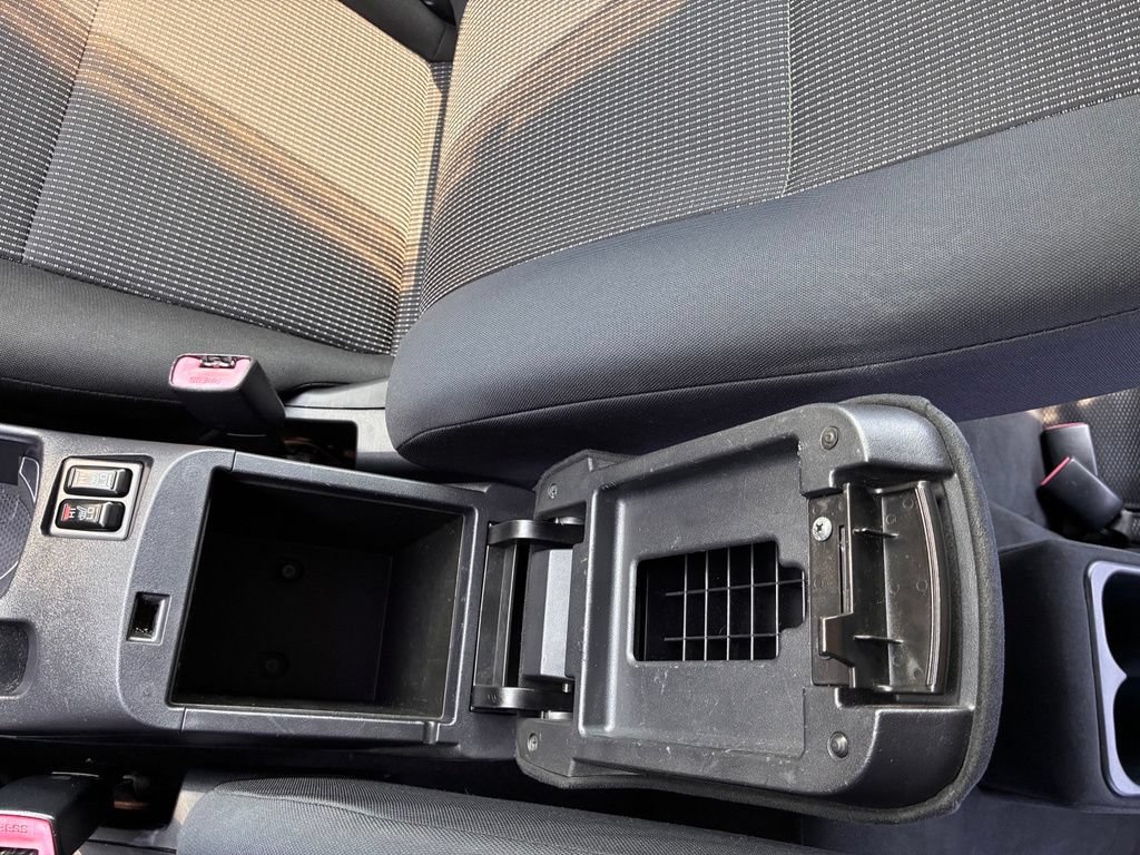 Used 2010 Mitsubishi Lancer Evolution SE AWD/4WD image 38