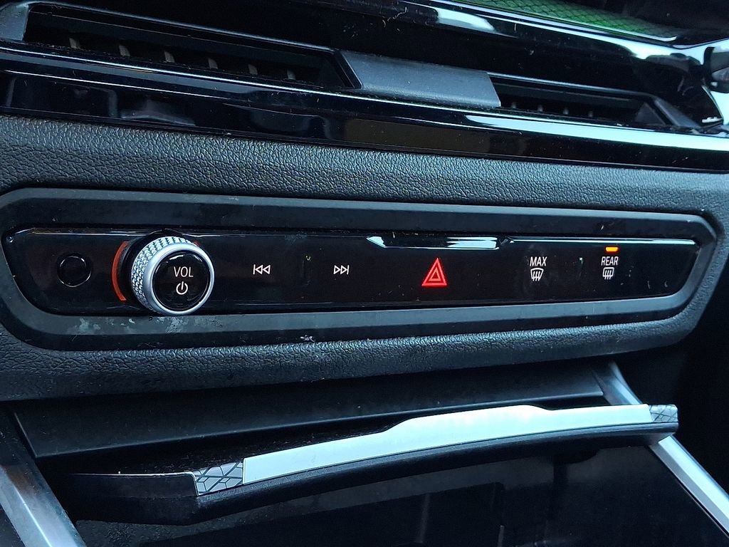 Used 2025 BMW M340i xDrive w/ Premium Package image 10