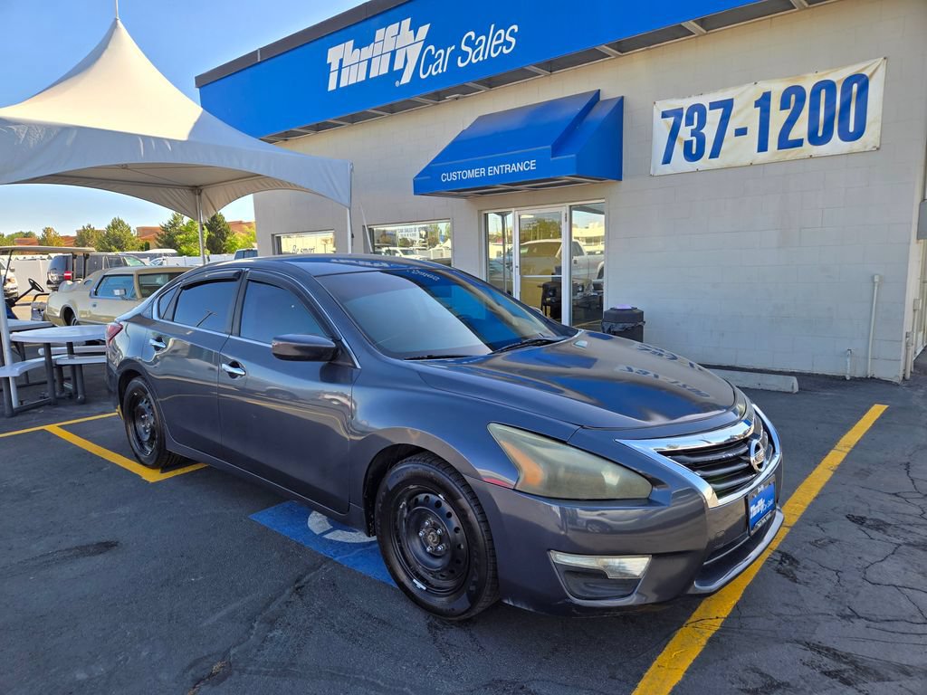 Used 2013 Nissan Altima 2.5 S FWD image 1