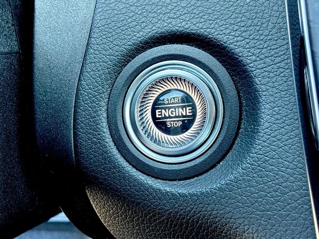 Used 2021 Mercedes-Benz C 300 Sedan image 27