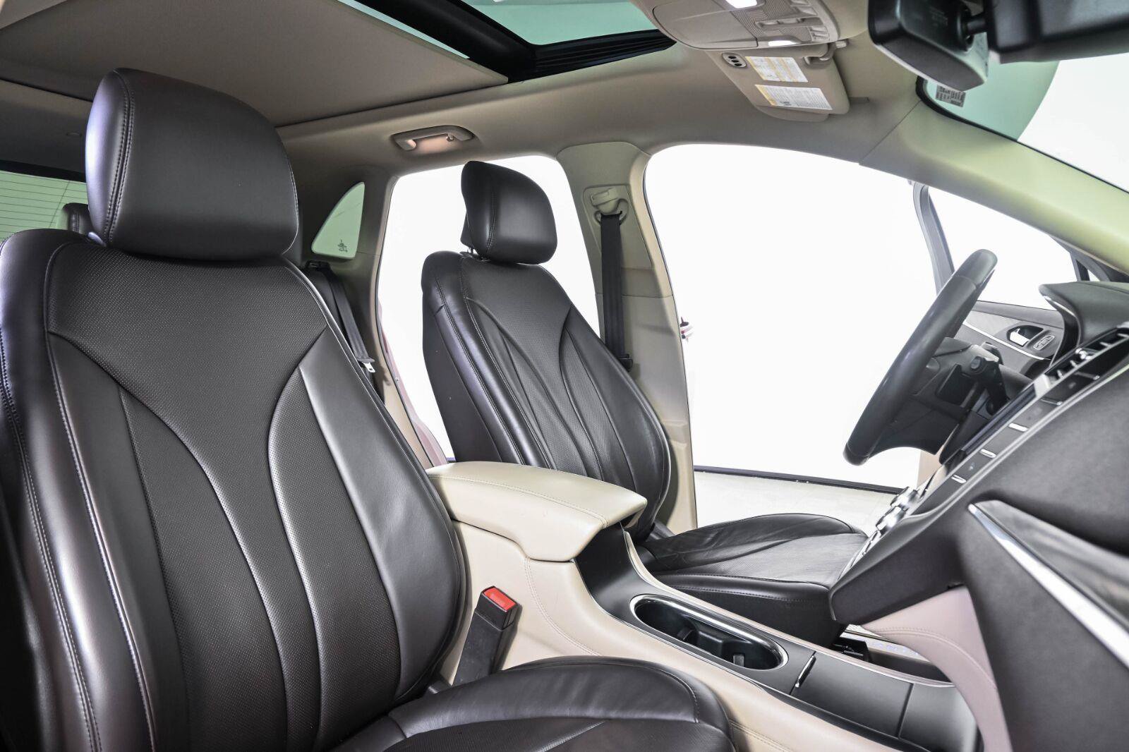 Used 2019 Lincoln MKC Reserve w/ MKC Technology Package FWD image 21