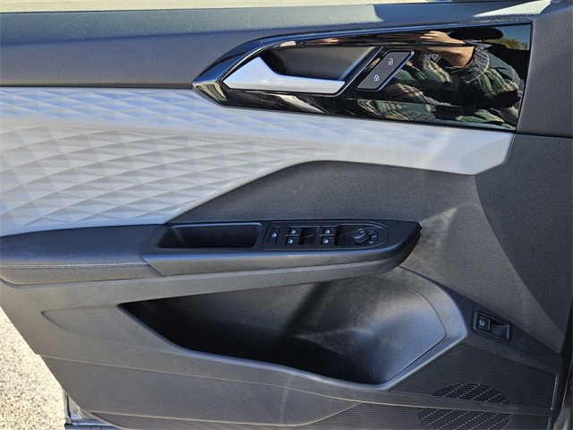 Used 2024 Volkswagen Taos S image 28