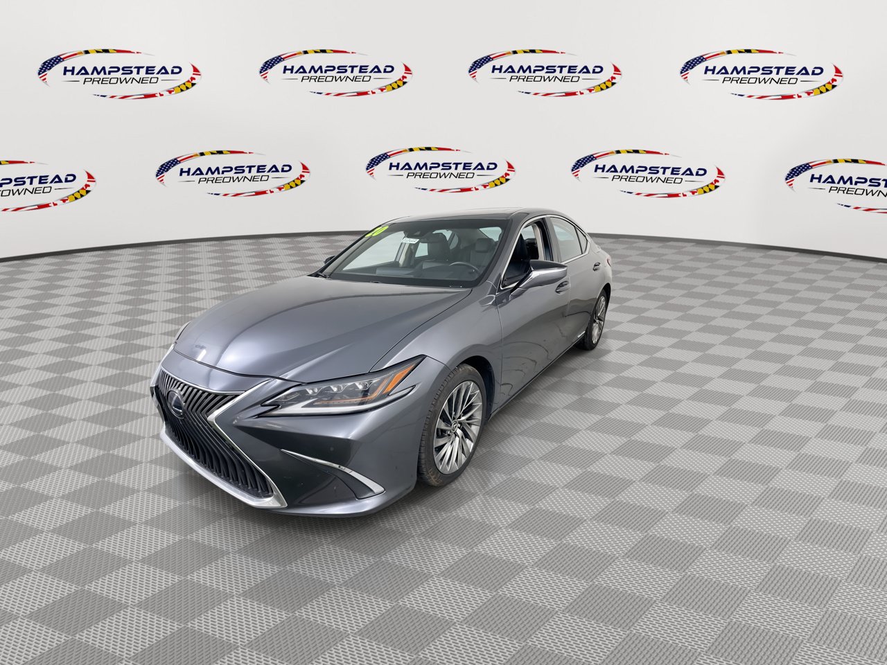 Used 2020 Lexus ES 300h Ultra Luxury w/ Accessory Package 2 FWD image 4