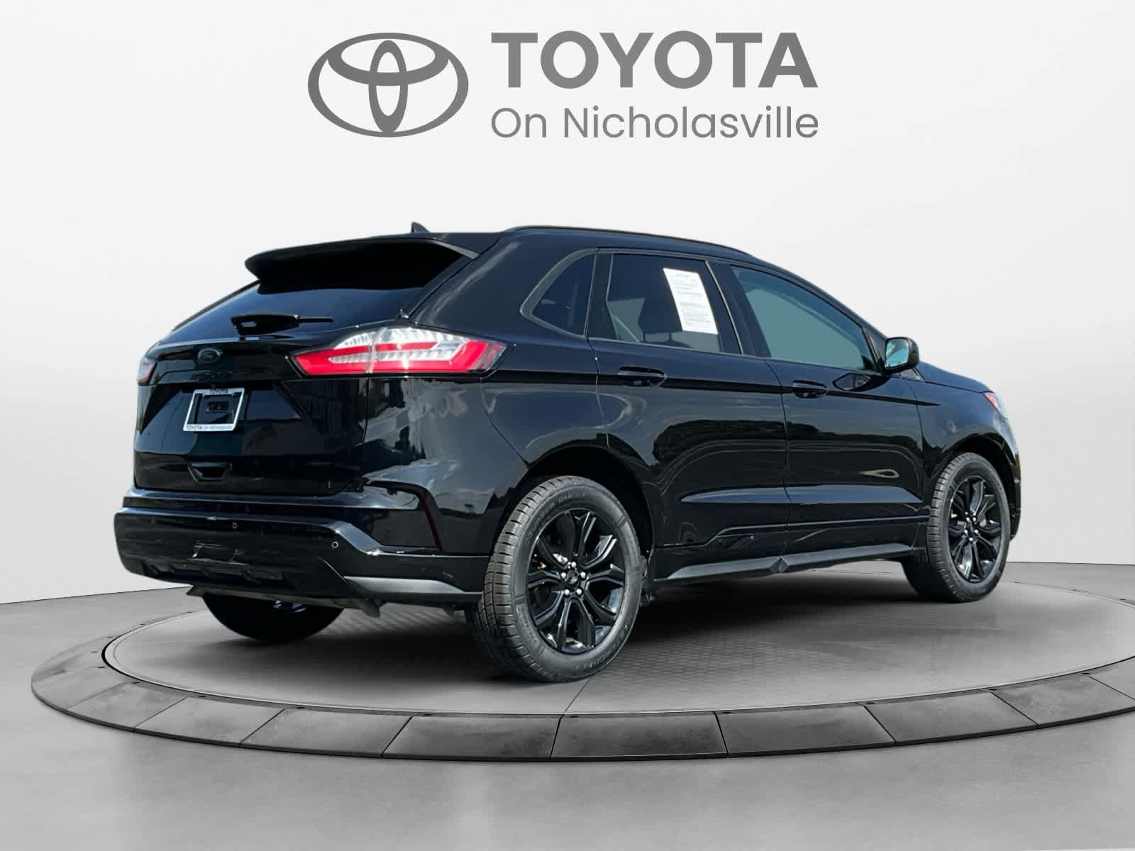 Used 2022 Ford Edge SE w/ Black Appearance Package AWD/4WD image 5