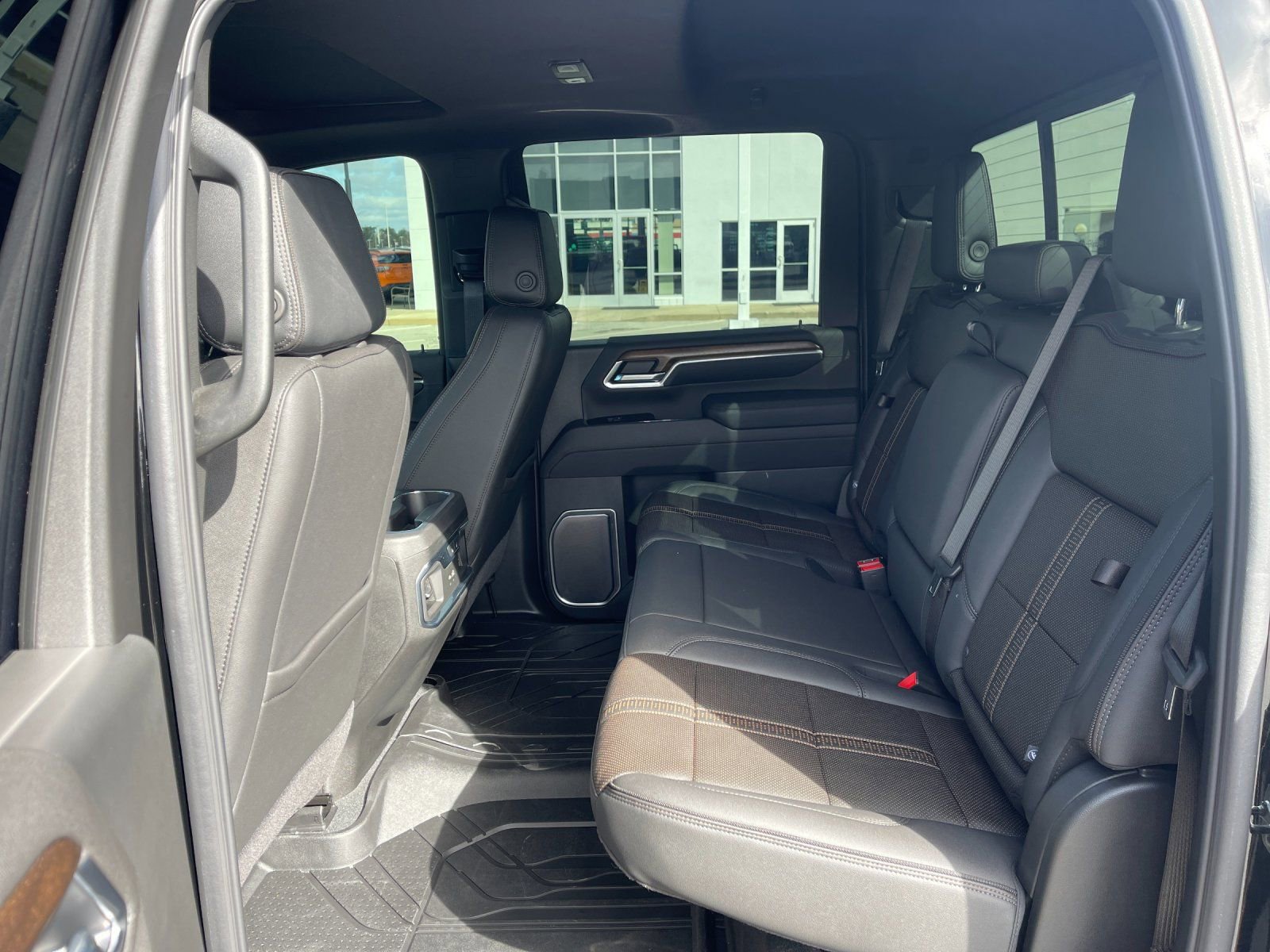 Used 2025 Chevrolet Silverado 2500 High Country w/ High Country Premium Package image 14