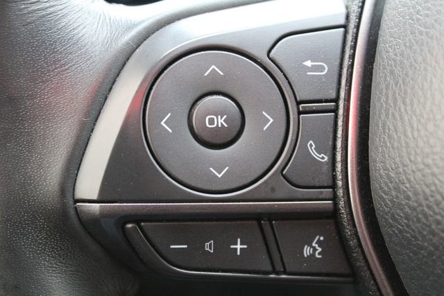 Used 2023 Toyota Camry SE image 17
