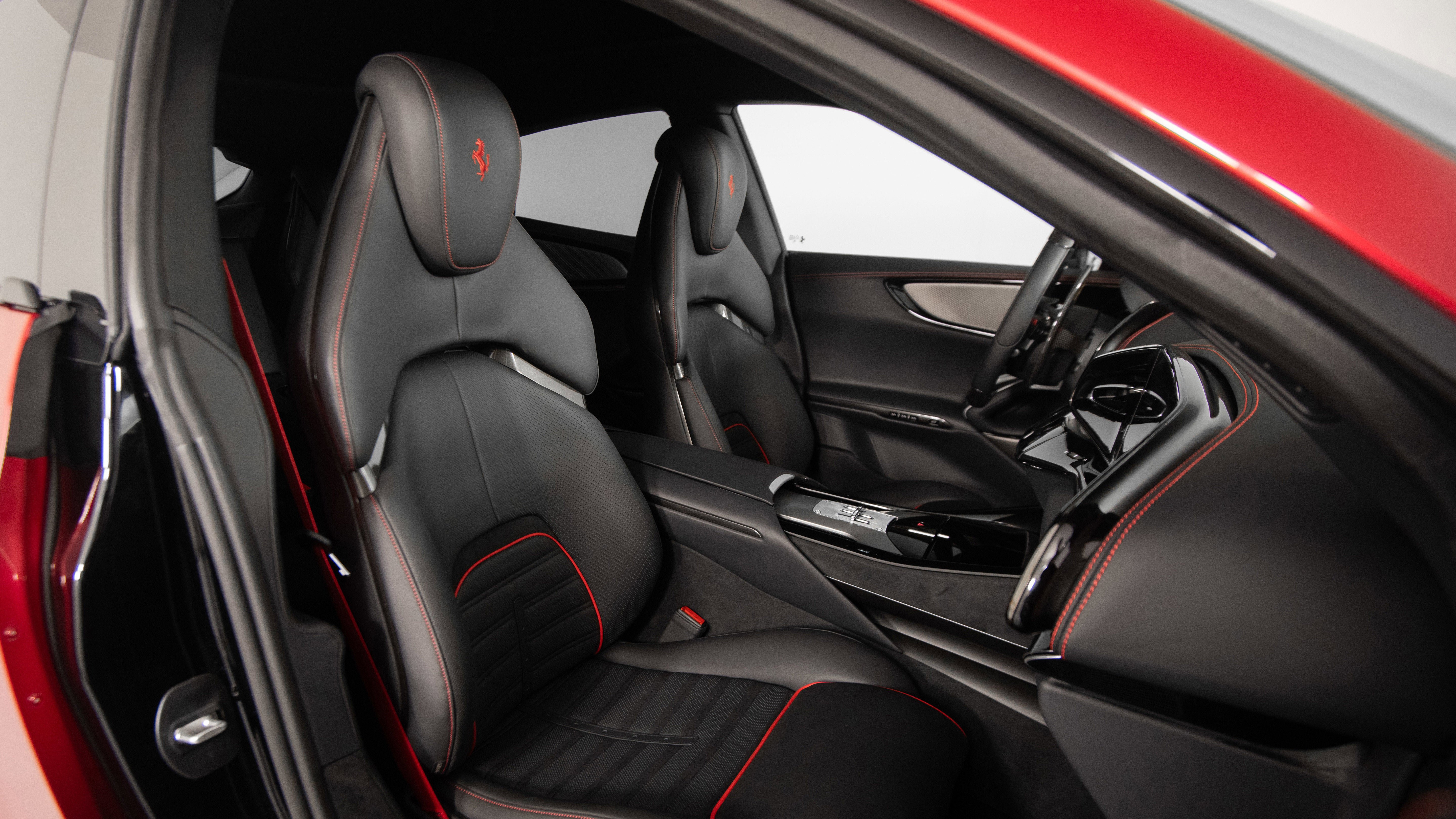 Certified 2025 Ferrari Purosangue AWD/4WD image 30