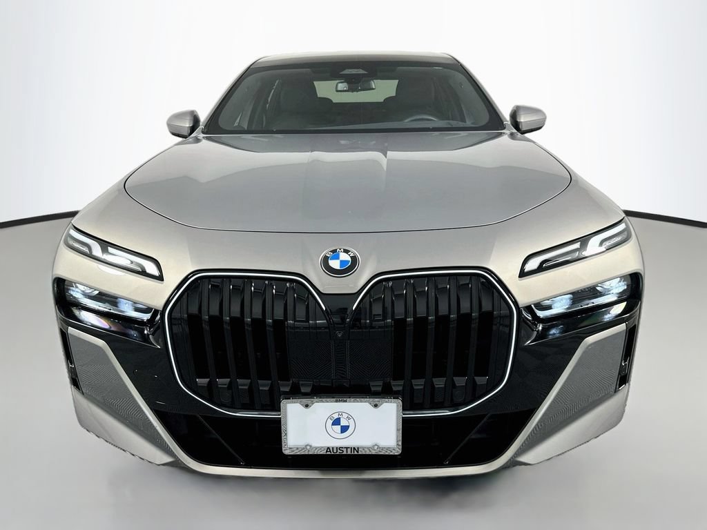 Certified 2025 BMW 740i w/ Premium Package RWD image 2