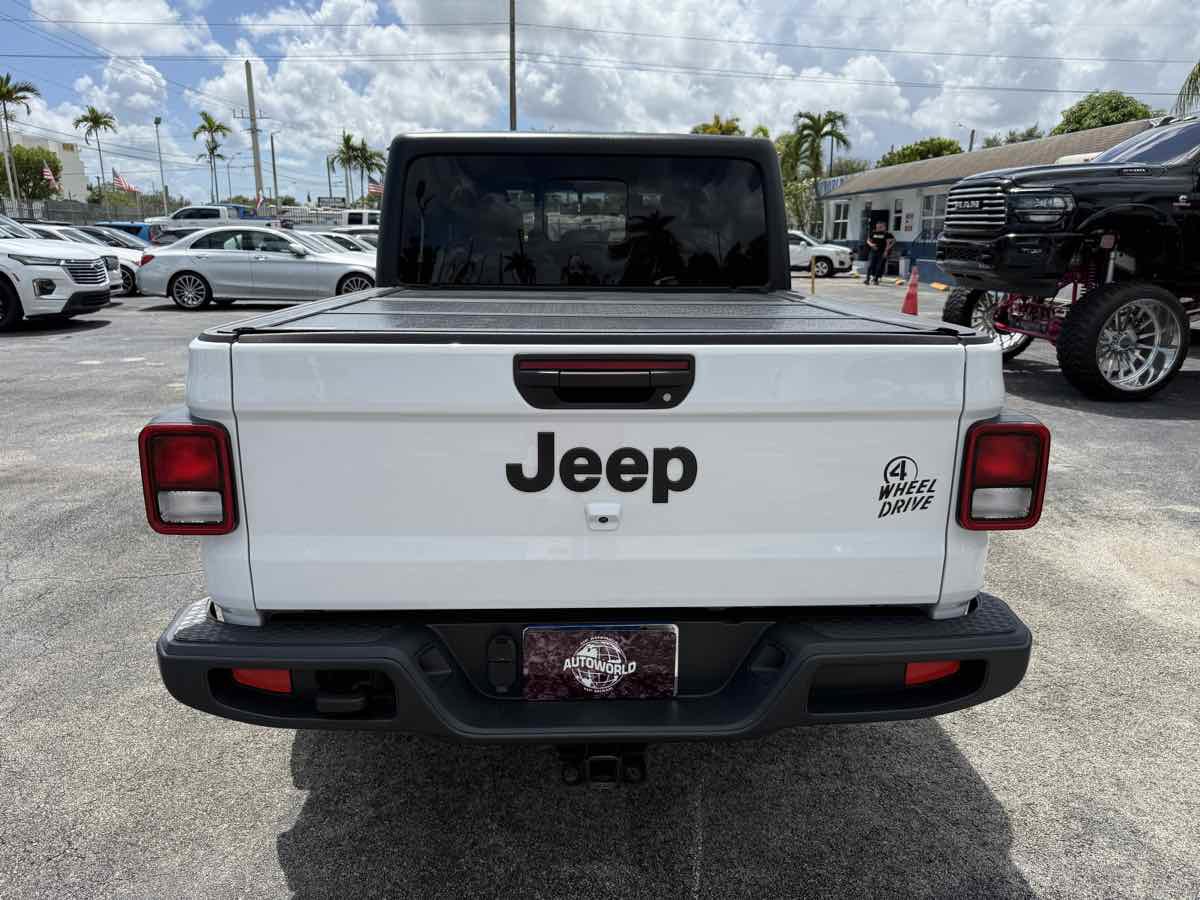 Used 2023 Jeep Gladiator Sport AWD/4WD image 7