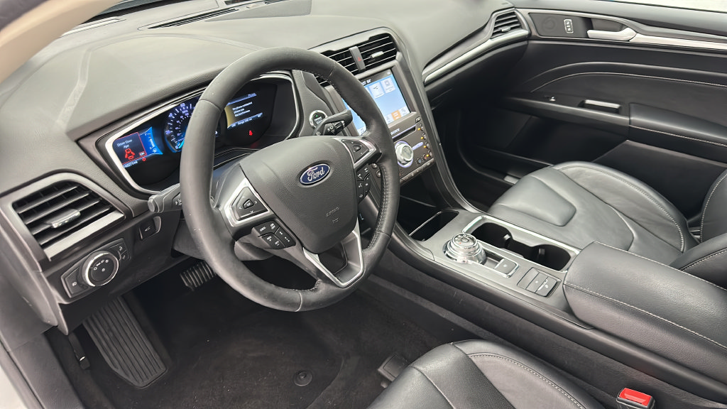 Used 2019 Ford Fusion Energi Titanium FWD image 12