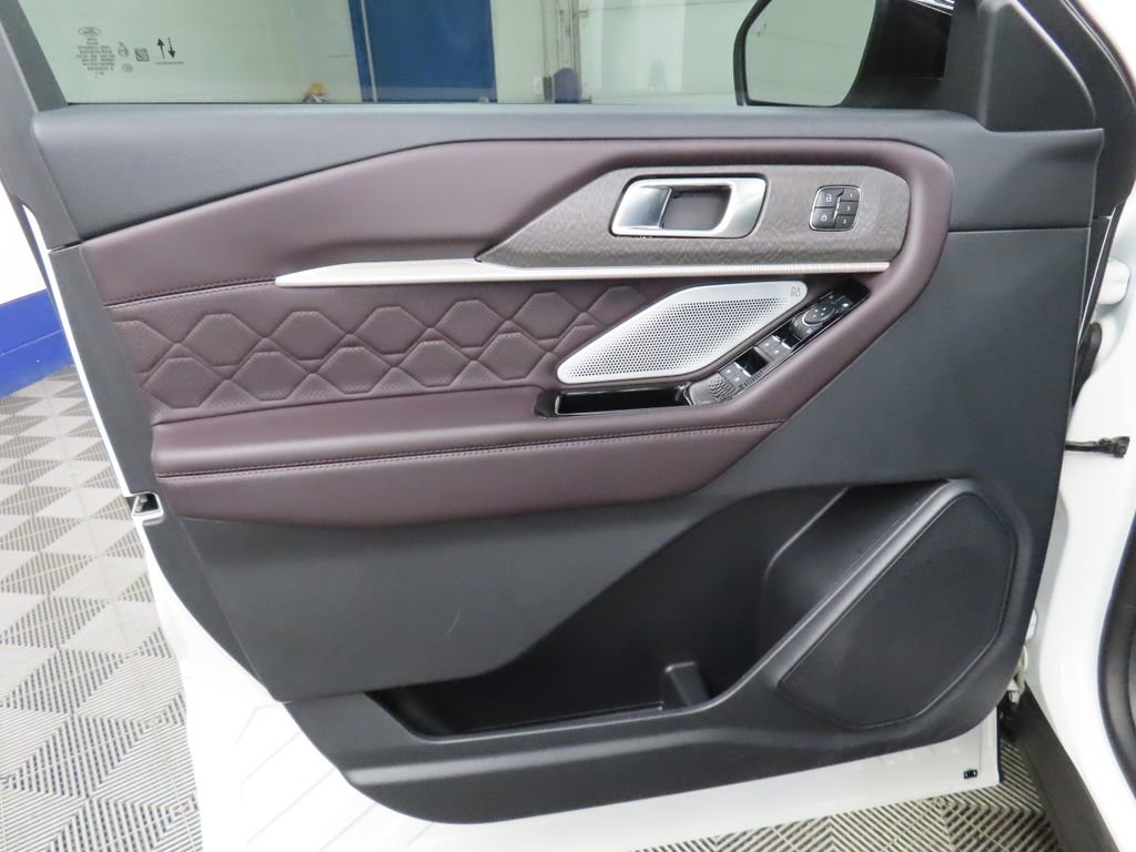 Used 2025 Ford Explorer Platinum w/ LUX Leather Package AWD/4WD image 72