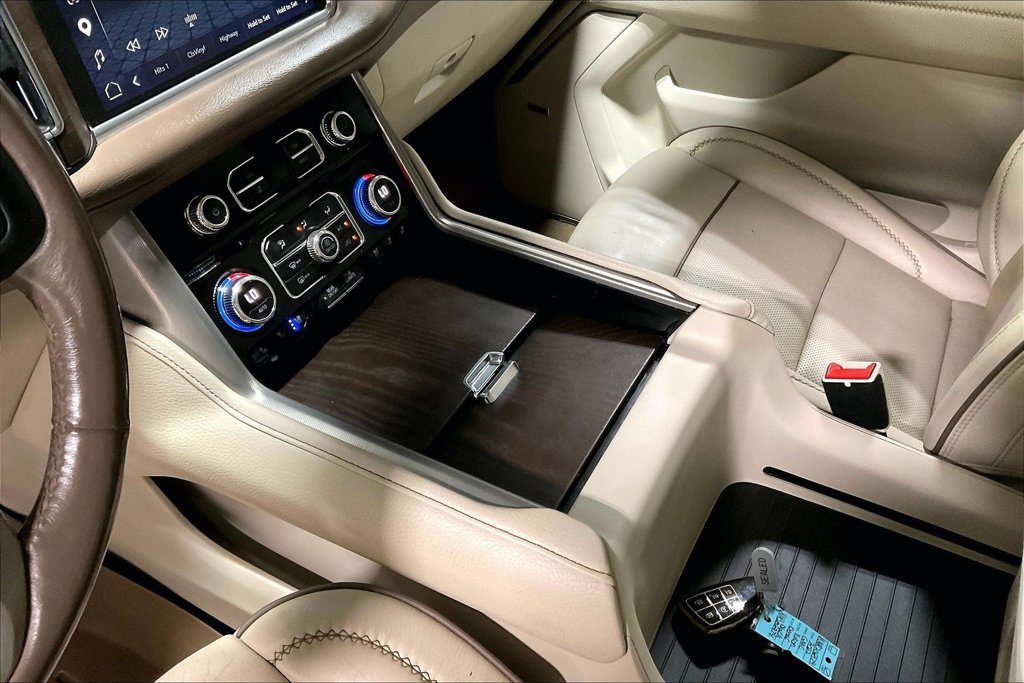 Used 2022 GMC Yukon Denali RWD image 17