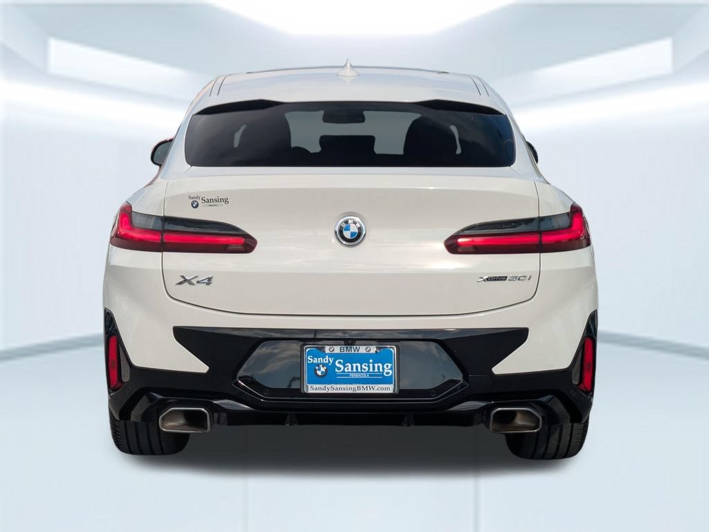 Used 2024 BMW X4 xDrive30i w/ M Sport Package AWD/4WD image 4