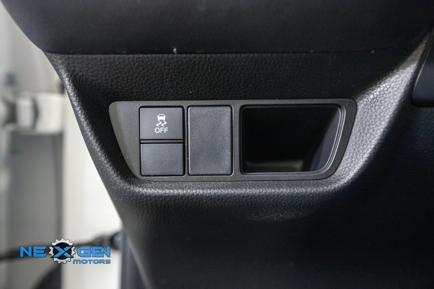 Used 2024 Honda HR-V LX image 16