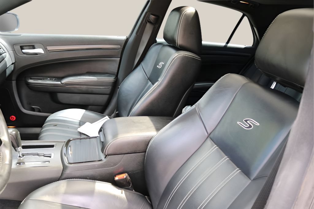 Used 2014 Chrysler 300 S RWD image 13