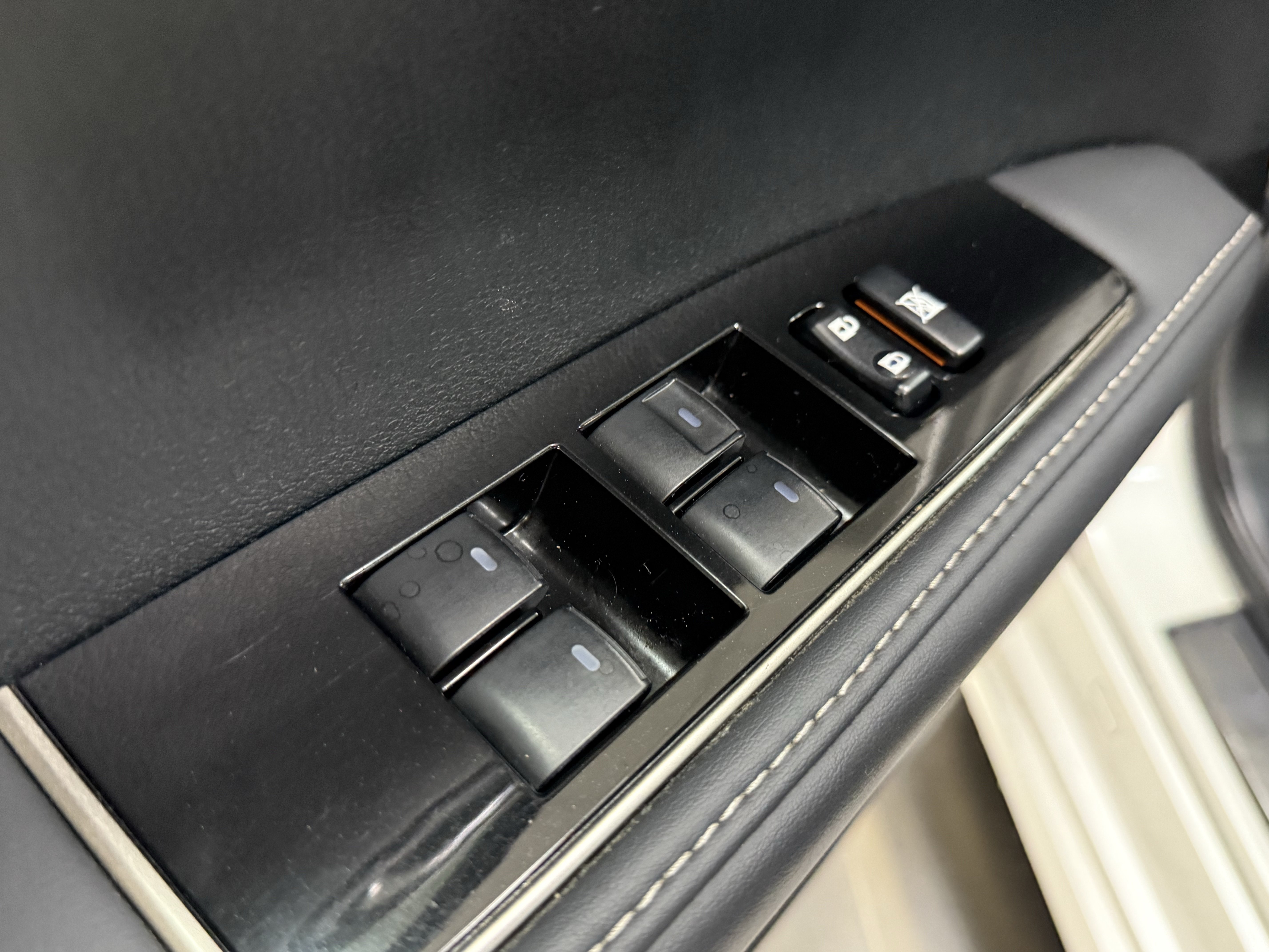 Used 2017 Lexus ES 350 w/ Premium Package FWD image 12
