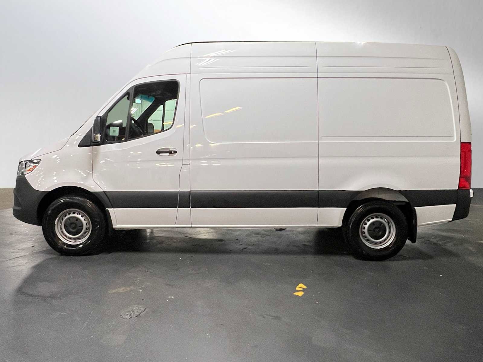 Used 2025 Mercedes-Benz Sprinter 2500 image 6