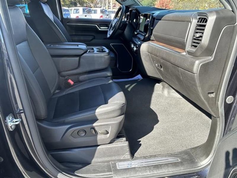 Used 2025 GMC Sierra 1500 SLT AWD/4WD image 20