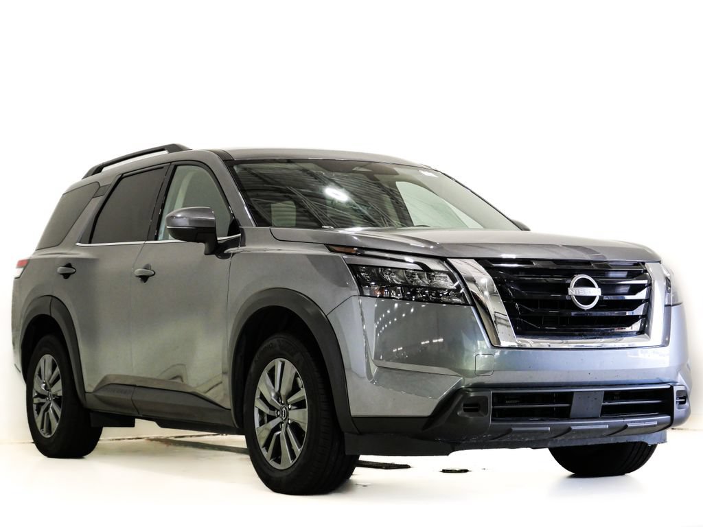 Used 2025 Nissan Pathfinder SV FWD image 1