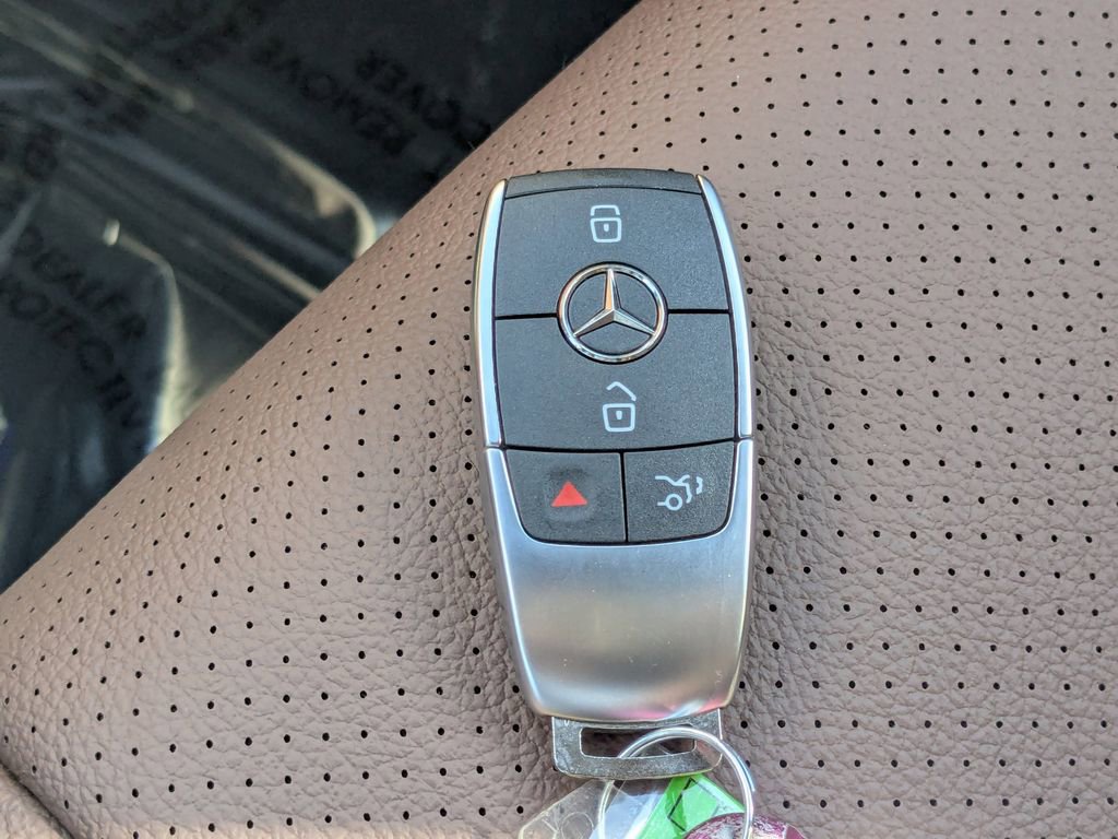 Used 2025 Mercedes-Benz GLE 450e 4MATIC image 27