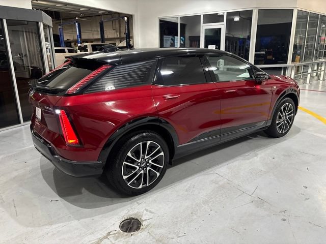 Used 2025 Cadillac Optiq Sport 2 AWD/4WD image 9