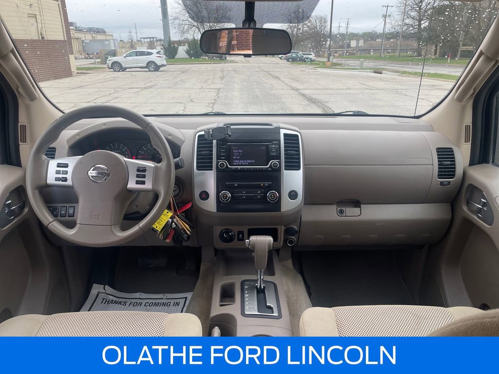 Used 2016 Nissan Frontier SV image 20