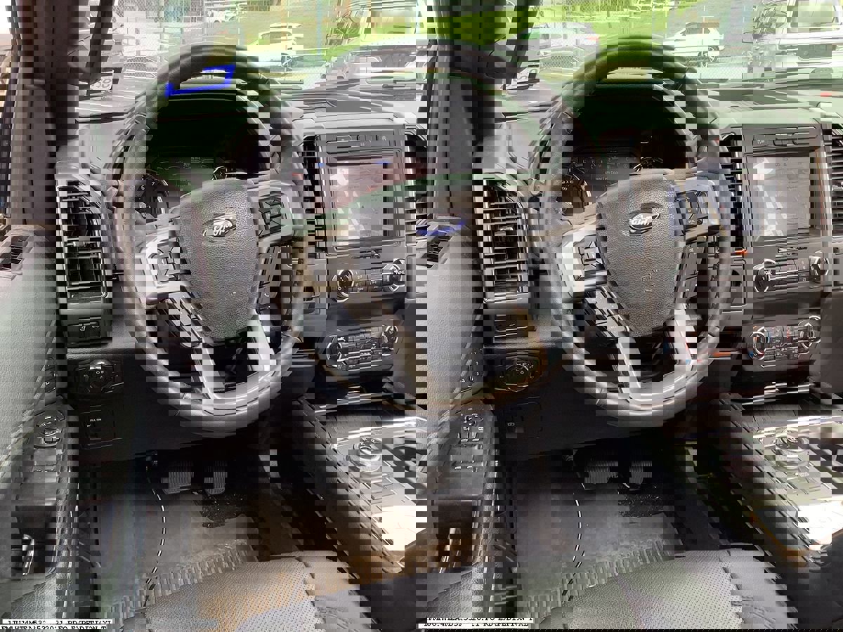 Used 2021 Ford Expedition XLT image 11