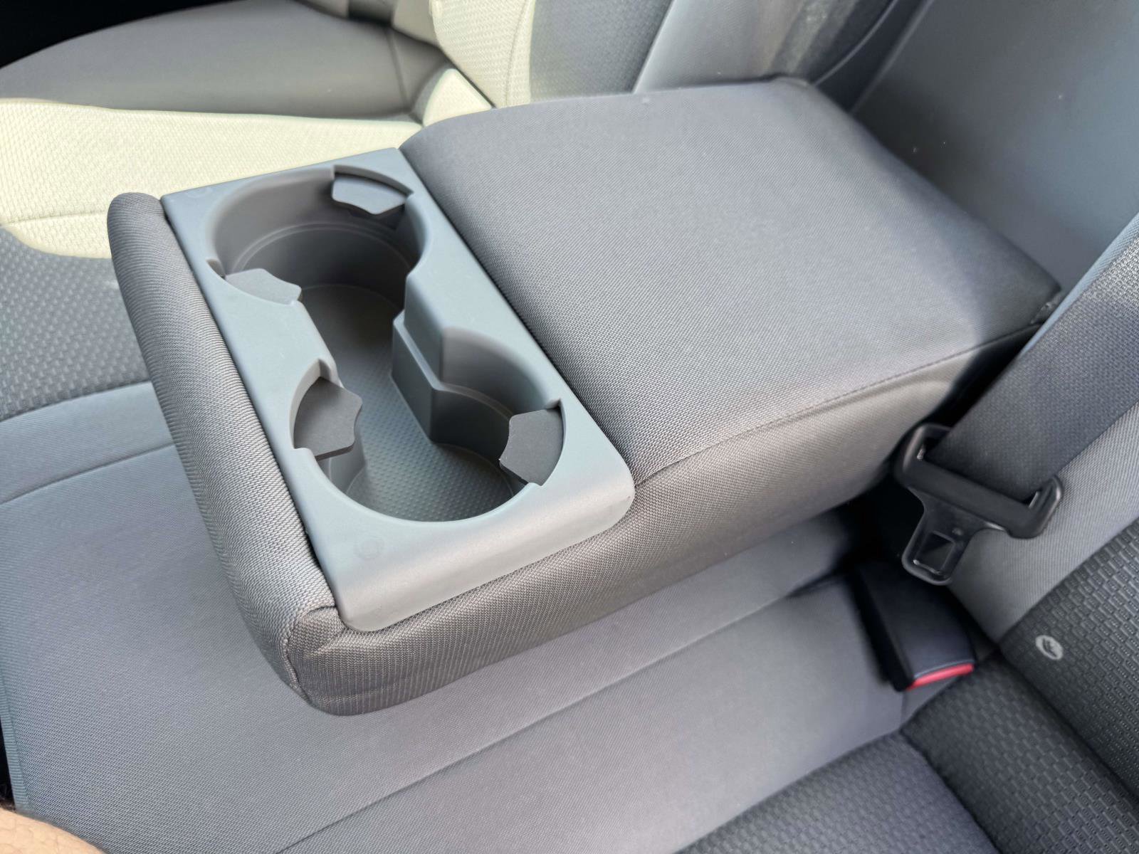 Used 2008 Mitsubishi Galant ES FWD image 9