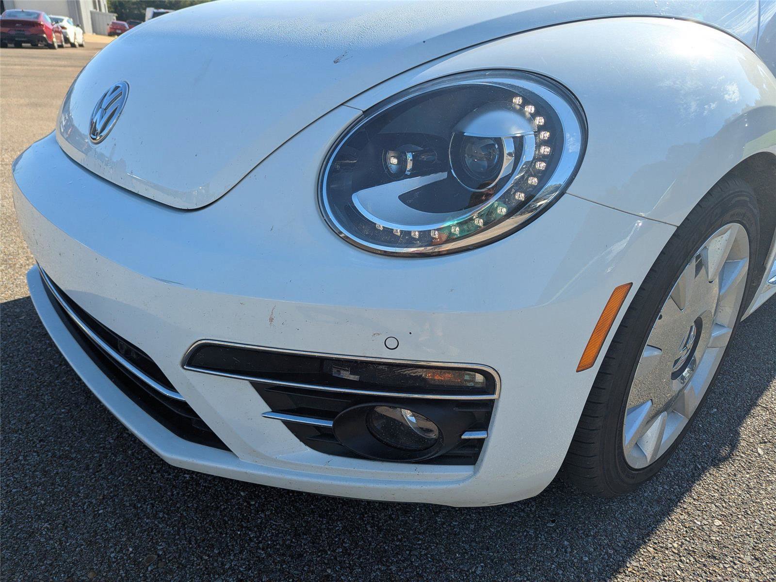Used 2019 Volkswagen Beetle S image 9
