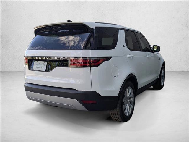 New 2026 Land Rover Discovery S image 2