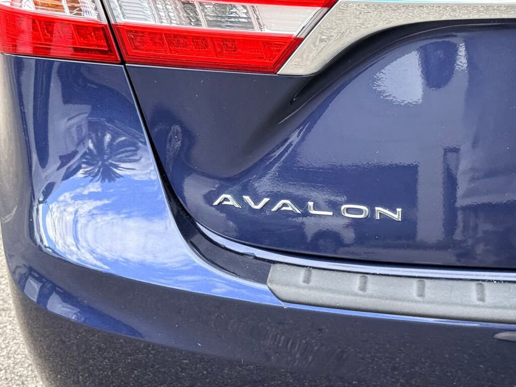 Used 2014 Toyota Avalon Limited image 13