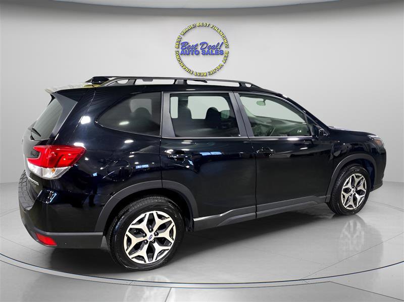 Used 2022 Subaru Forester Premium image 5