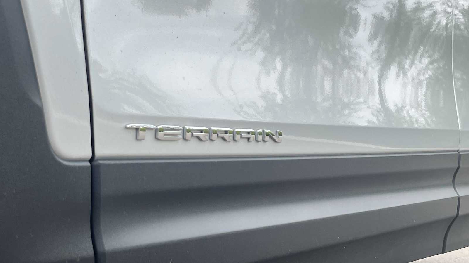 Used 2022 GMC Terrain SLT w/ Infotainment Package II AWD/4WD image 26